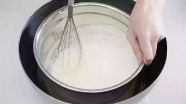 蛋糕甜品烘培培訓中，隔水加熱的技巧