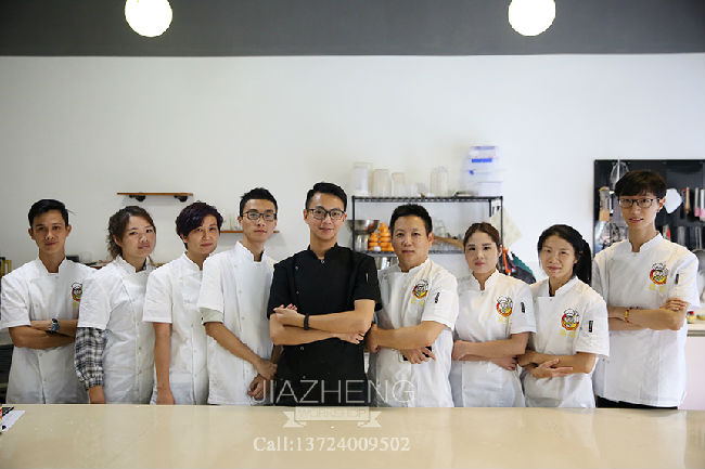 嘉政甜品培訓中心學員畢業合照